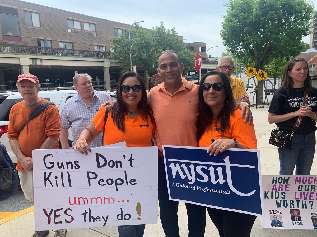 PeekskillFaculty tweet media