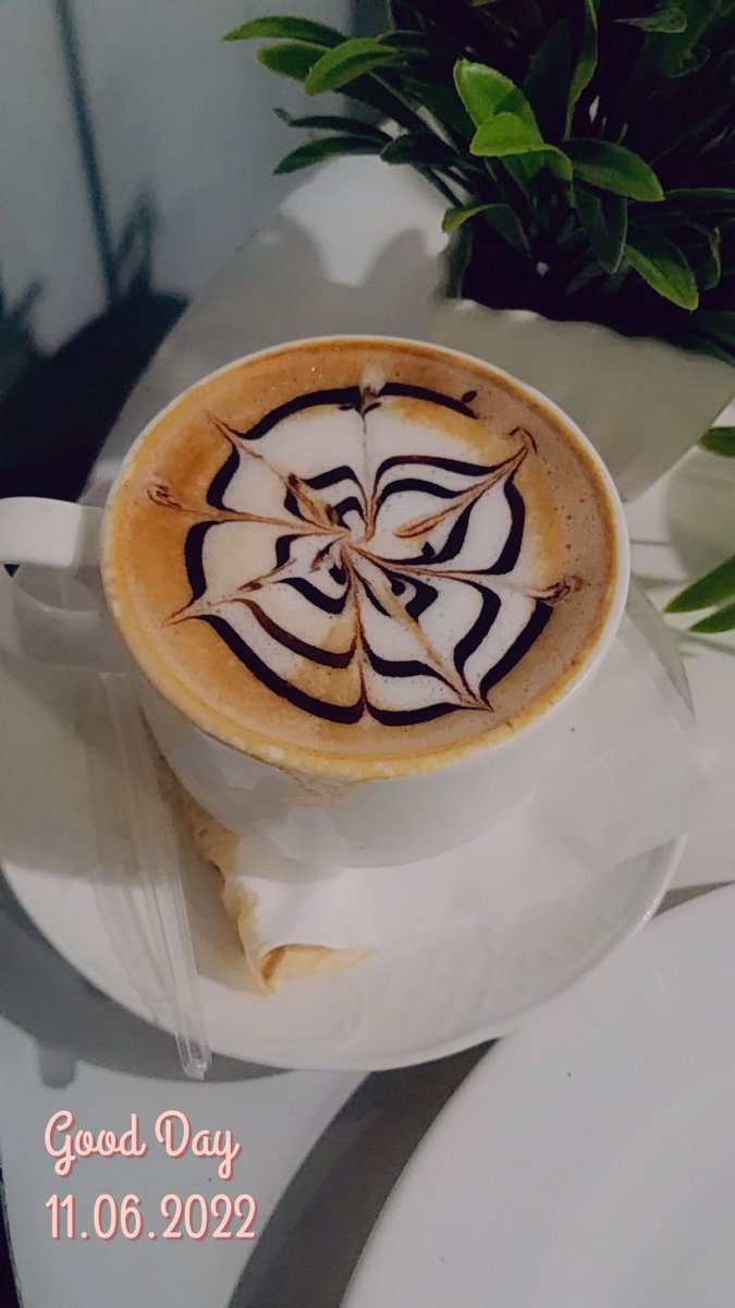 56besho0's tweet photo. " تزعلك الحياة ! ، تراضيك القهوة ☕️💜". https://t.co/zVAAUVcDIh