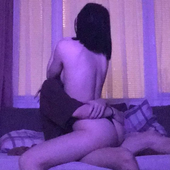 Sweet Horny Couple’s pics and videos