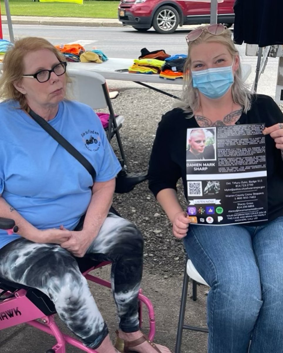 LetsFindDamien's tweet photo. Honored to meet Janeane, Damien’s mom today, and sit with her a while this afternoon. Thank you to her, and her family, for making a space for me at the Ride to Find ‘Em. ♥️ #letsfinddamien https://t.co/1fyfb5e89l