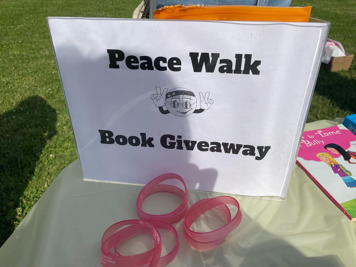 LaurenMQuezada's tweet photo. Beautiful day for the Peace March! #freeportreads #peace https://t.co/5jpIcw7Dw5