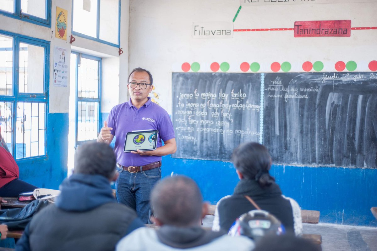 tekymandroso's tweet photo. ๐ฒ With the internet, Malagasy #scouts have seen, read, heard a lot of information about the #Betterworldframework, But how to put it into practice and where to start. In this sense I brought some tips to the Units leaders of the district @TilyScout Analamanga Atsimo ๐ https://t.co/d11ZqmTrK3