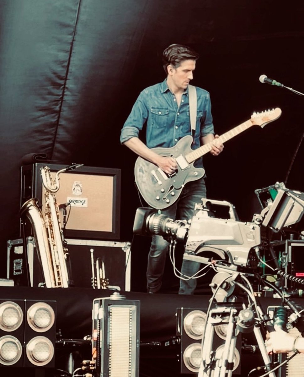 Great photo of guitarist @gavinfitzjohn and his new #OrangeRockerverb from his show with @PaoloNutini at Knebworth the other week.