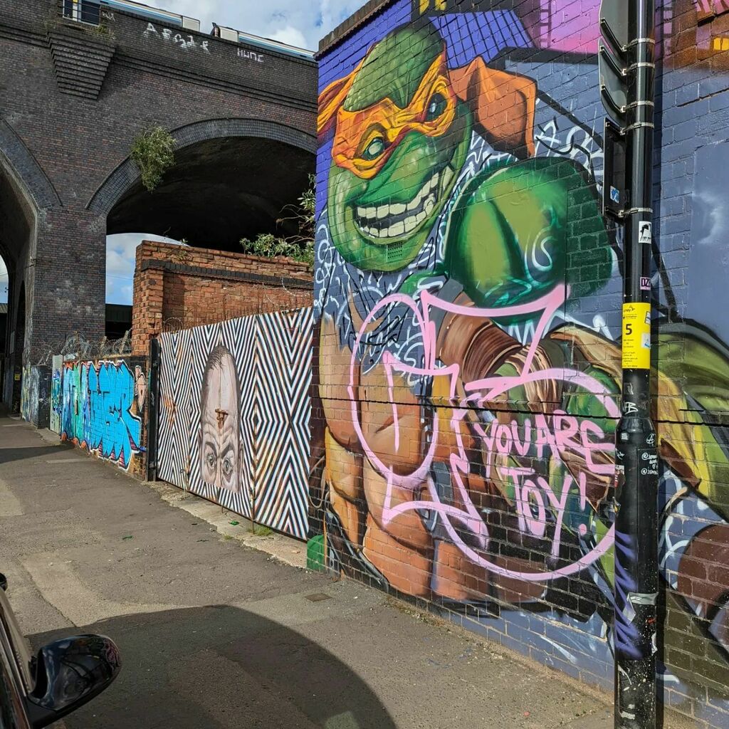 Digbeth on a sunny Saturday... instagr.am/p/CerF0crjYRN/