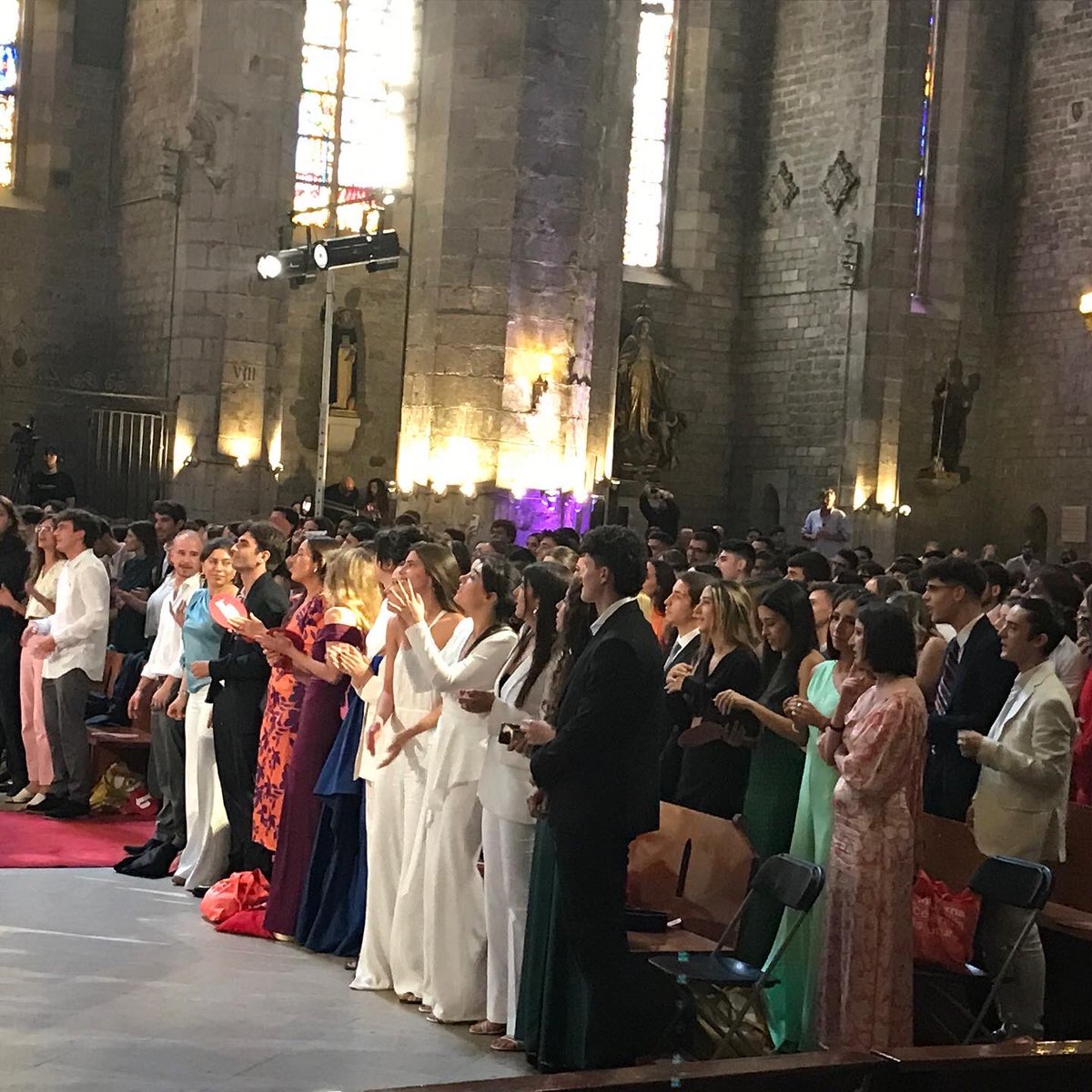 JosepM_Picola's tweet image. Avui se’ns ha graduat la 25a promoció de comunicadores i comunicadors @BlanquernaFCRI, una collita extraordinària… moltíssima sort i moltíssimes alegries a totes i tots!!! Ja sabeu que Blanquerna és casa vostra!!! #TalentBlanquerna #OrgullBlanquerna