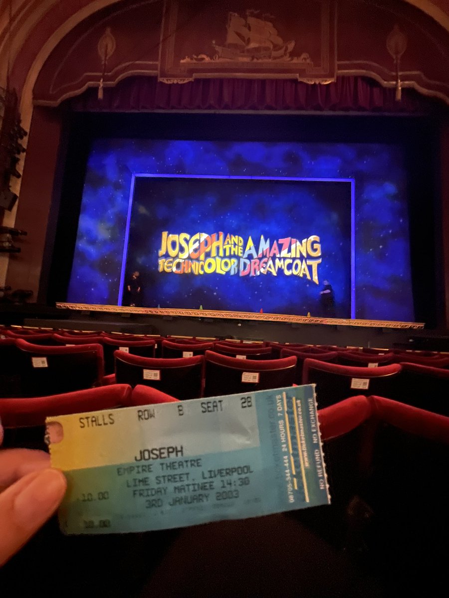 Ellie 🌻 tweet media