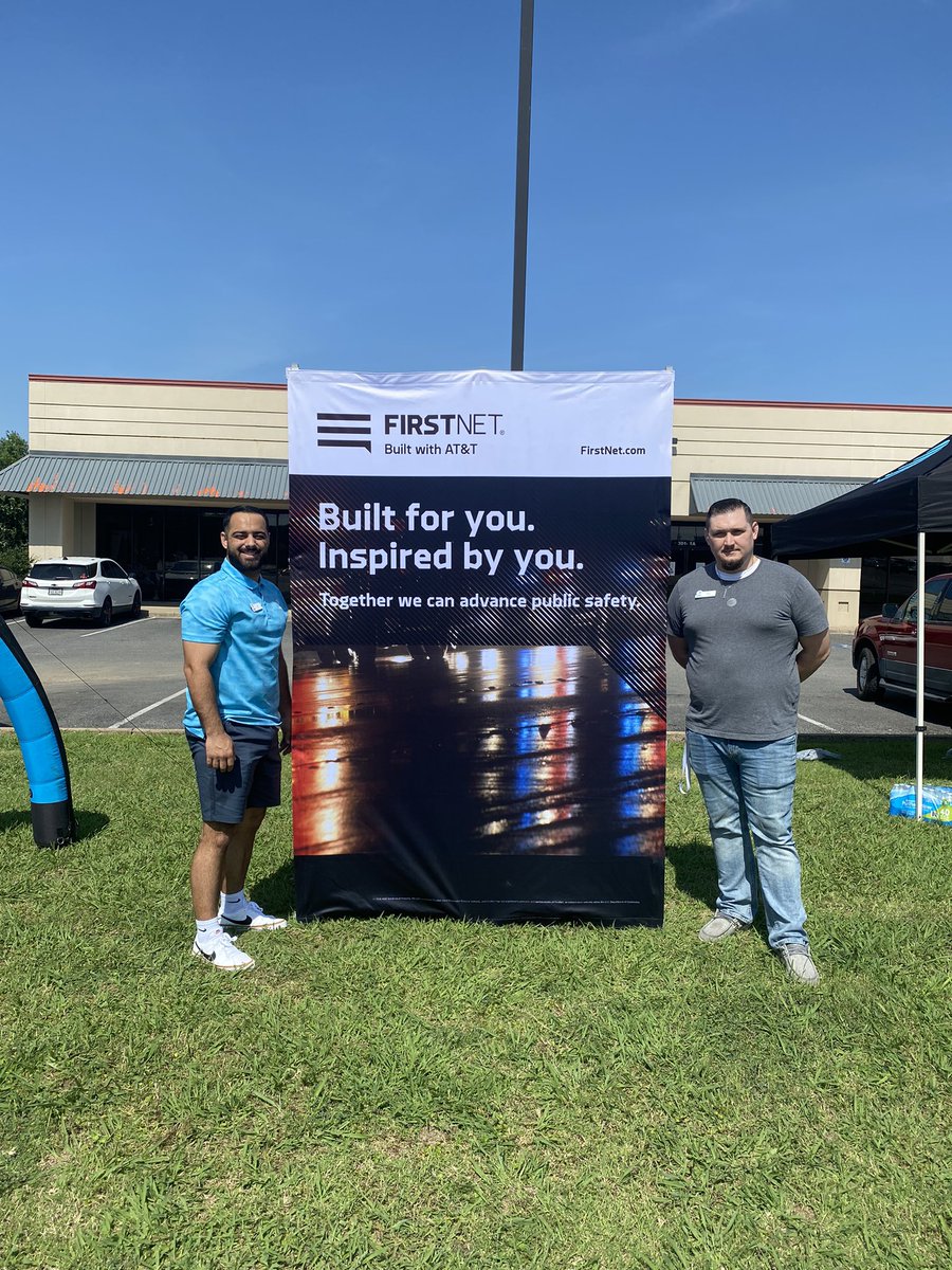 BenMustafa22's tweet photo. Sherman winning local with a FirstNet event!! #FirstNetAppreciation #ServingTheCommunity @MattZeeNTX @dbustamante1210 @Jacob1Contreras @bcclegg https://t.co/lfbFvgV1eL