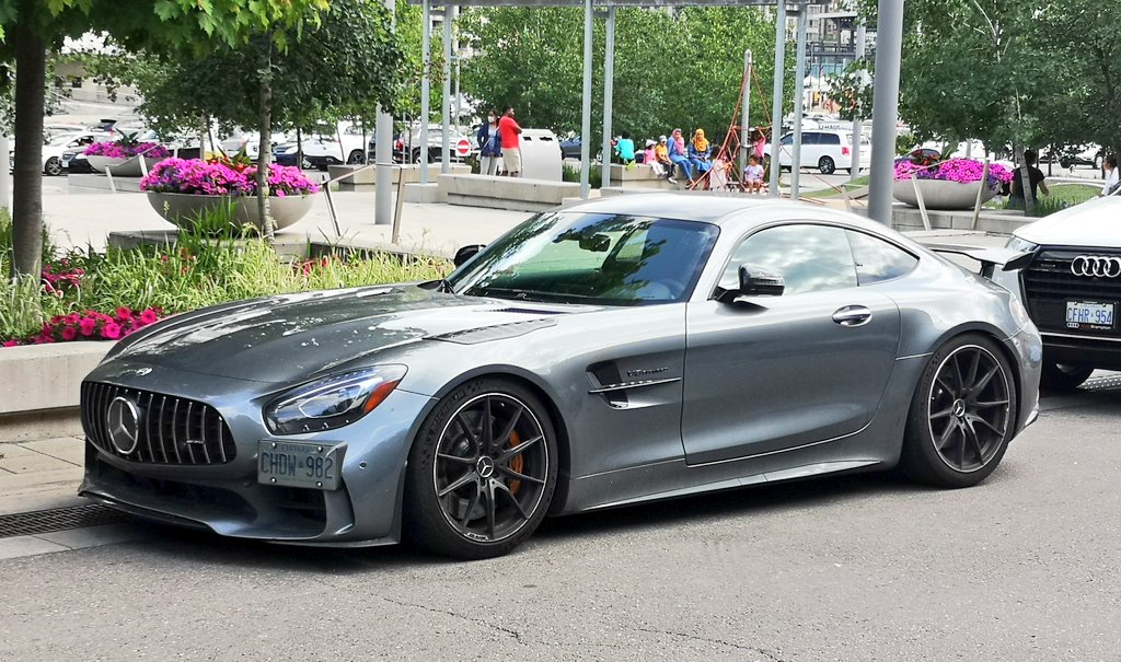 Autoextragti's tweet photo. Se perdió el Safety Car de la F1 y nosotros lo encontramos. Avistamiento del #Mercedes AMG  GT R. Son 585 HP motor biturbo V8 de 4.0 litros, que alcanzan los 320 km/h.

#Autoextra https://t.co/1wsqPqReBh