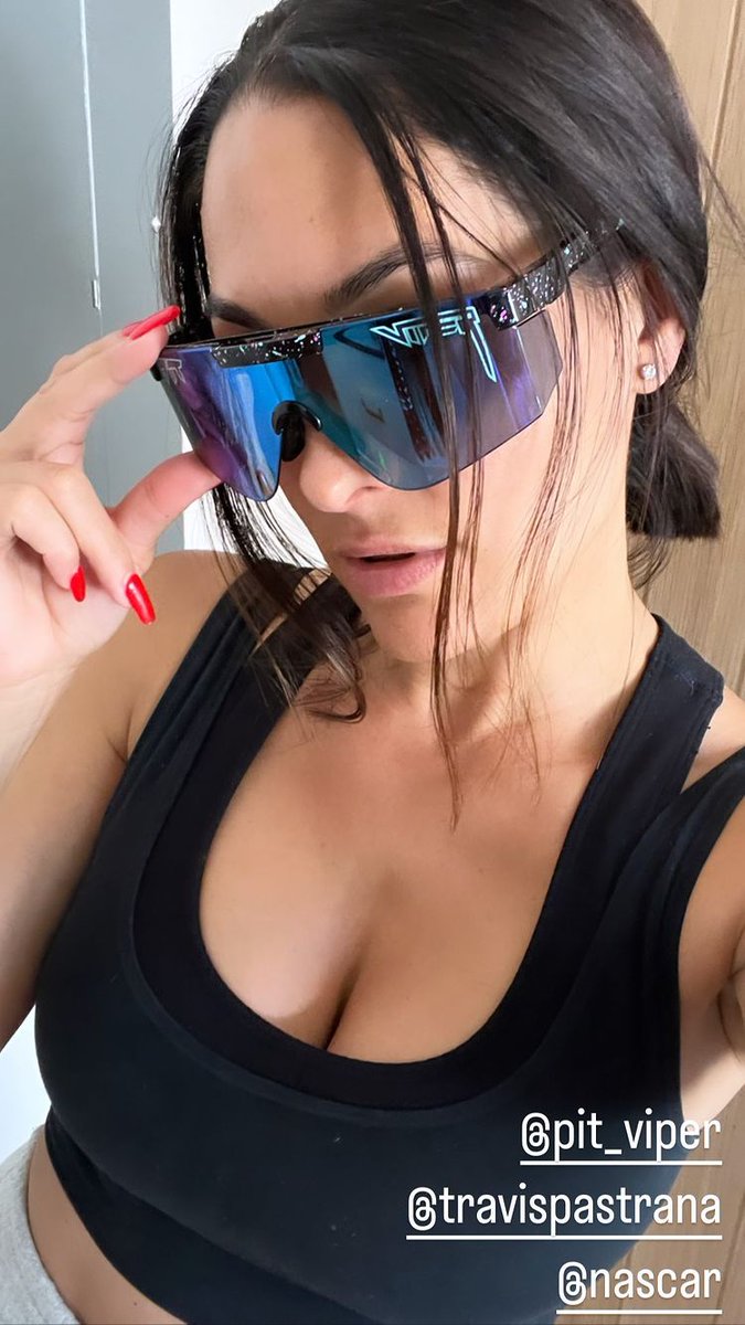 Queen Nikki Bella @BellaTwins in this pic kinda reminds me of @MRodOfficial in @TheFastSaga #fastfurious1 those shades are nice https://t.co/Y9YXVUcj8W