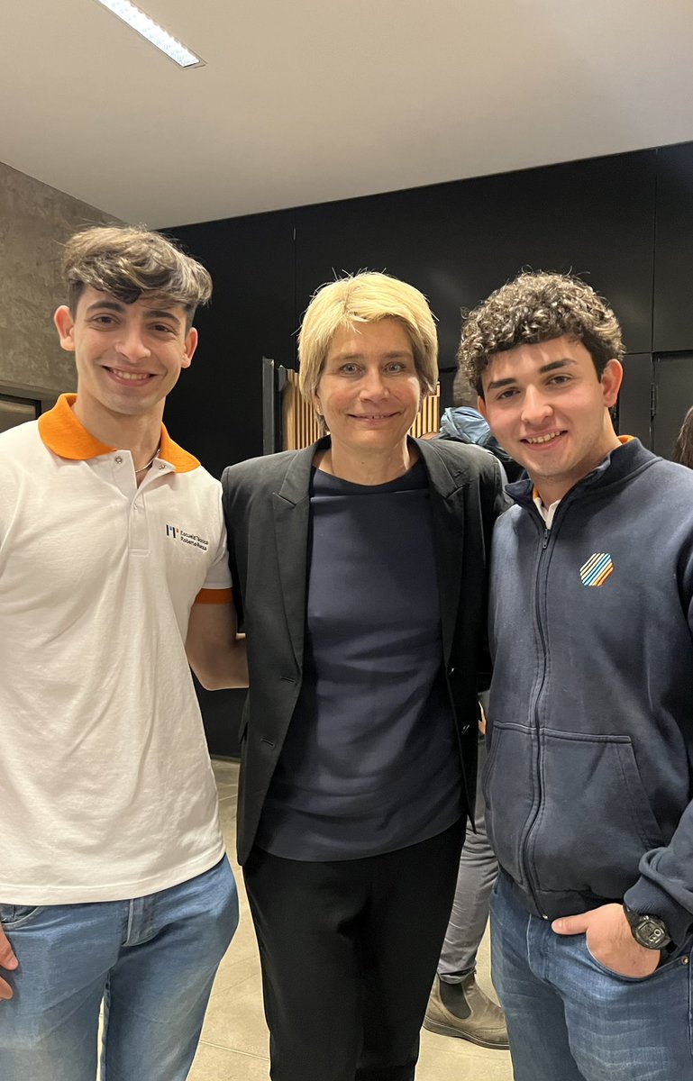 Rosan Bosch (@rosanbosch) on Twitter photo “La educación es la base de la prosperidad de la sociedad” como dijo Paolo Rocca. ¡Que orgullo y placer ver nuestro trabajo en la ETTR y participar en el Dia de la Educación Roberto Rocca!! <a href="/GrupoTechint/">Grupo Techint</a> <a href="/etrrar/">Escuela Técnica Roberto Rocca</a> <a href="/erikabienek/">Erika Bienek</a> <a href="/_javierma/">Javier Martínez Álvarez</a> <a href="/Tenaris_ar/">Tenaris Argentina</a> #DiáDeLaEducaciónTechint “La educación es la base de la prosperidad de la sociedad” como dijo Paolo Rocca. ¡Que orgullo y placer ver nuestro trabajo en la ETTR y participar en el Dia de la Educación Roberto Rocca!! <a href="/GrupoTechint/">Grupo Techint</a> <a href="/etrrar/">Escuela Técnica Roberto Rocca</a> <a href="/erikabienek/">Erika Bienek</a> <a href="/_javierma/">Javier Martínez Álvarez</a> <a href="/Tenaris_ar/">Tenaris Argentina</a> #DiáDeLaEducaciónTechint
