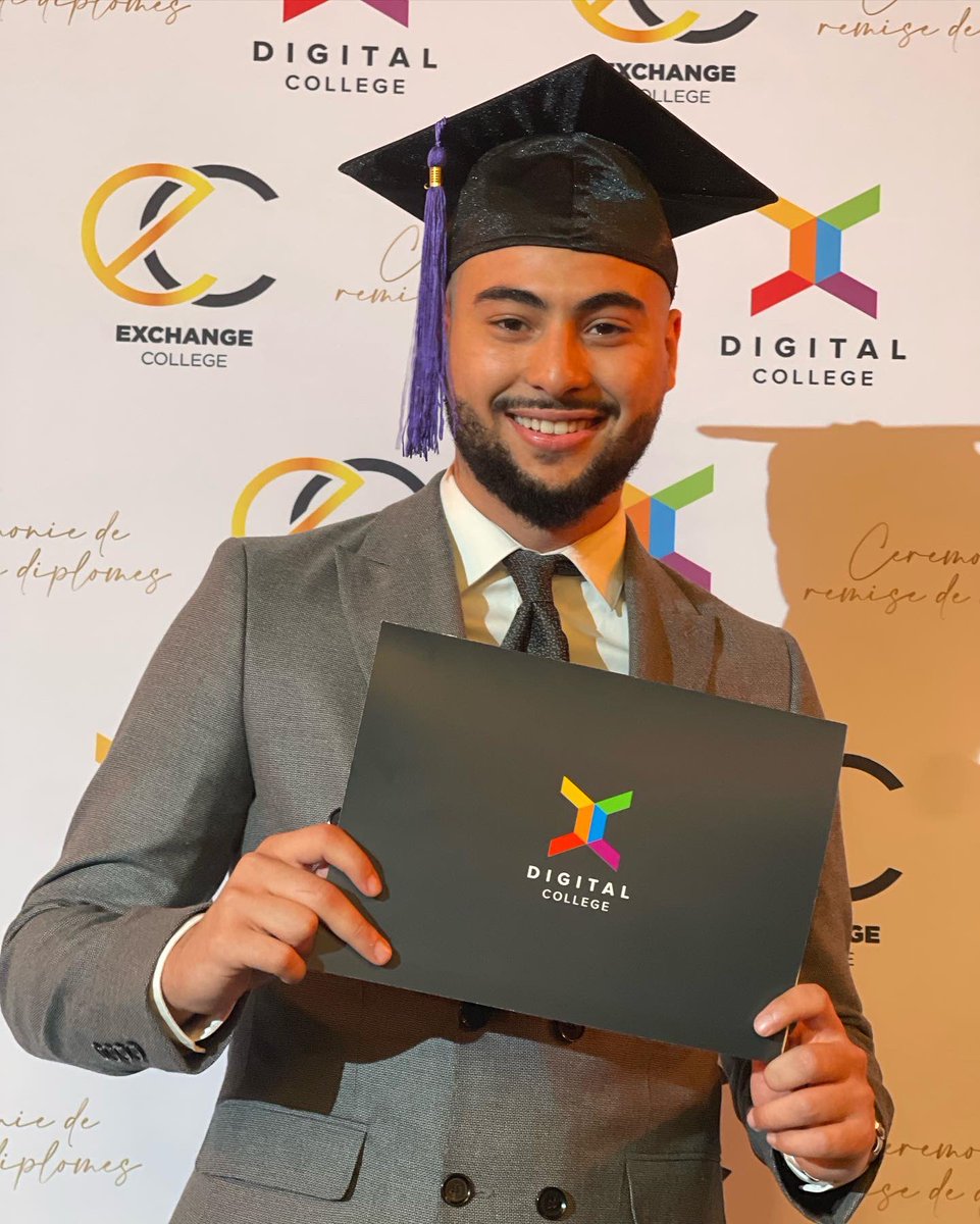 don_sido_'s tweet photo. Rendre fière ses parents ❤️Votre cuisto préféré est officiellement diplômé d’un master dans le marketing digital spécialisé dans l’entrepreneuriale youyouyou 🎉🎉🎓 https://t.co/LExfhtTiTG