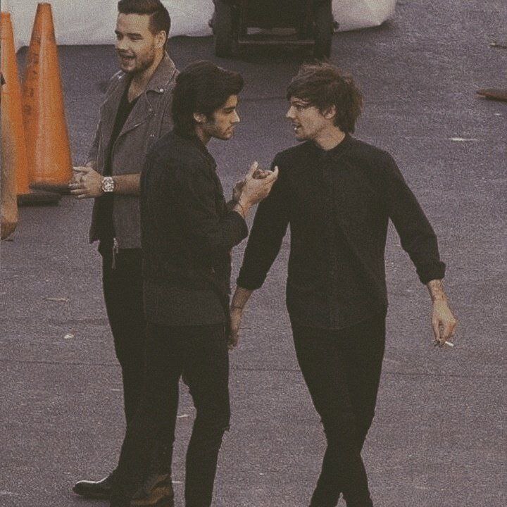 ava69960595's tweet photo. چرا انقد خوشگلن اخهههه
Zouis https://t.co/nDg0PDvxaA