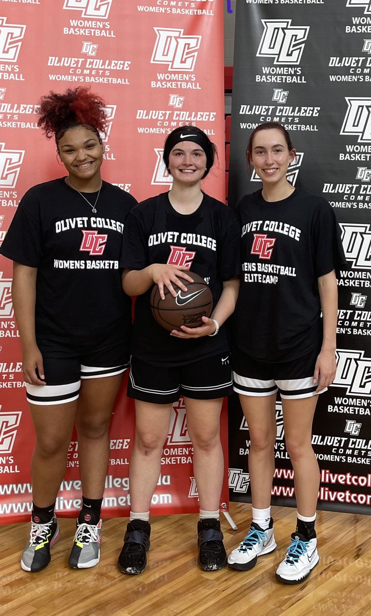 Esco_2381's tweet photo. Michigan Premier Stand Up!!! Three members of the 2023 squad. @MIpremierbball @DAllen2023 @KGlidden_13 @RaigenGolden @Negotiator_Kj https://t.co/CQpJV0Curr