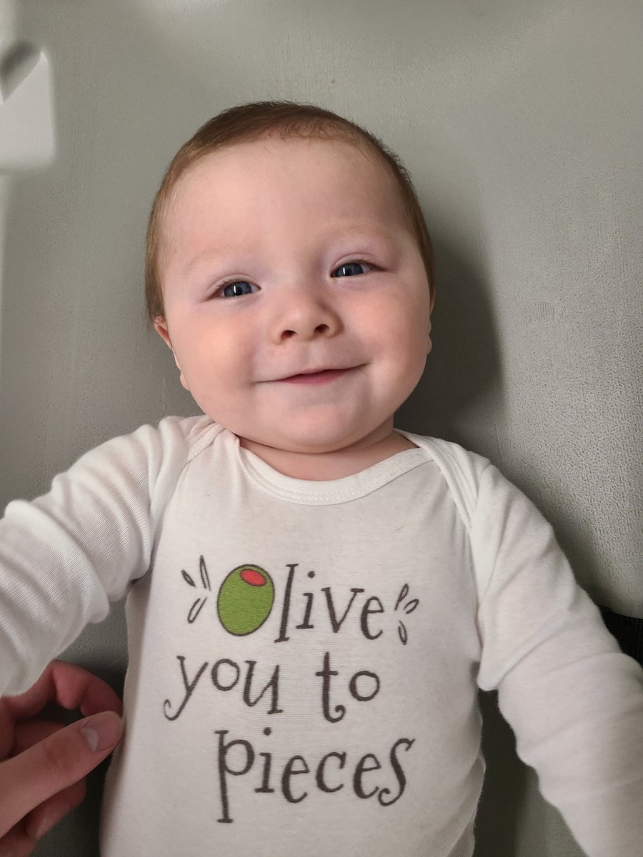 kikachu123's tweet photo. The new @olivegarden baby spokesperson https://t.co/uYqkR5GIXZ