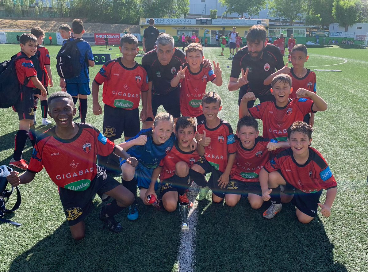 🥈 El Alevín "E", dirigido por Javier y Juan, ha quedado 2º en el Torneo de <a href="/olimpicanfatjo/">Olimpi Can Fatjó</a> . 

<a href="/olimpicanfatjo/">Olimpi Can Fatjó</a> 3-1 <a href="/fbmontcada/">fbmontcada</a>
<a href="/TerrassaNat/">Secció de Natació Terrassa</a> 0-3 FBM
<a href="/AtleticJuniorFC/">Atlètic Junior F.C.</a> 1-1 FBM 

#orgullodeMontcada