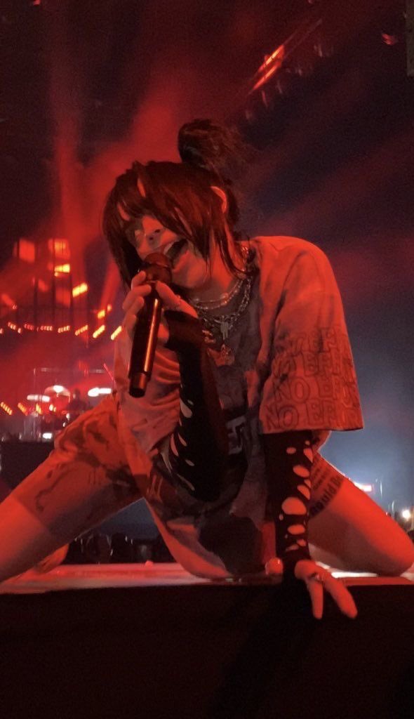 EILISHCONCERT's tweet photo. https://t.co/zSvqhhYSxl