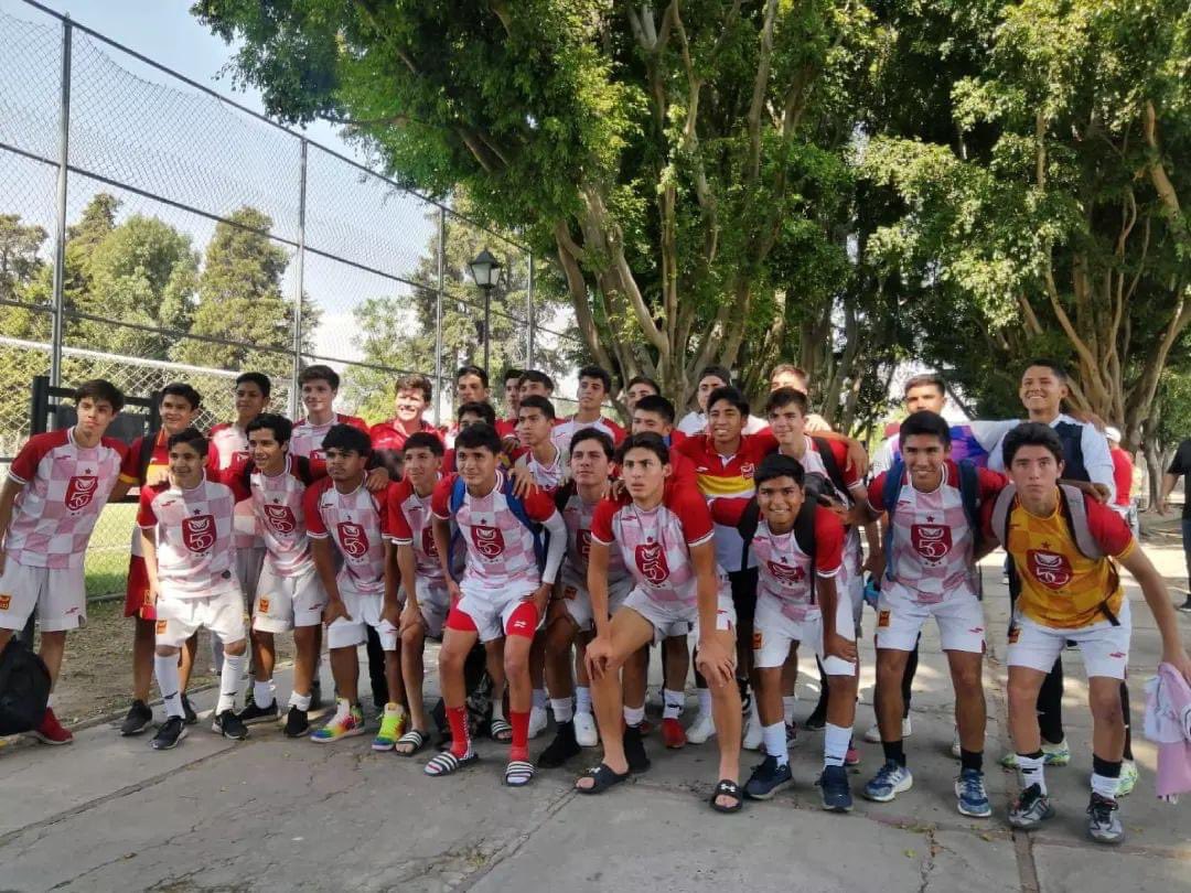 ¡𝙀𝙎𝙏𝘼𝙈𝙊𝙎 𝙀𝙉 𝙇𝘼 𝙁𝙄𝙉𝘼𝙇! 

Nuestro equipo de 4ta división ganó hoy por la mañana el pase a final de su categoría. 

¡Felicidades a todos! 🙌🏼⚽️🦉👏🏼

 #VamosTecos #TecosDeCorazón #50AñosTecos #4taDivisión #FuerzasBásicas 🦉⚽❤️