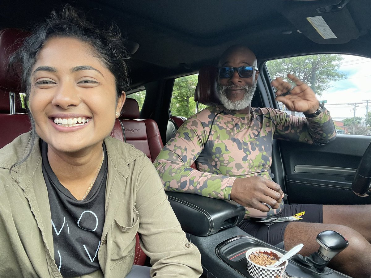 monasinha_mi's tweet image. having a therapist isn’t shameful or weird. it’s cool 😎 #normalizeit