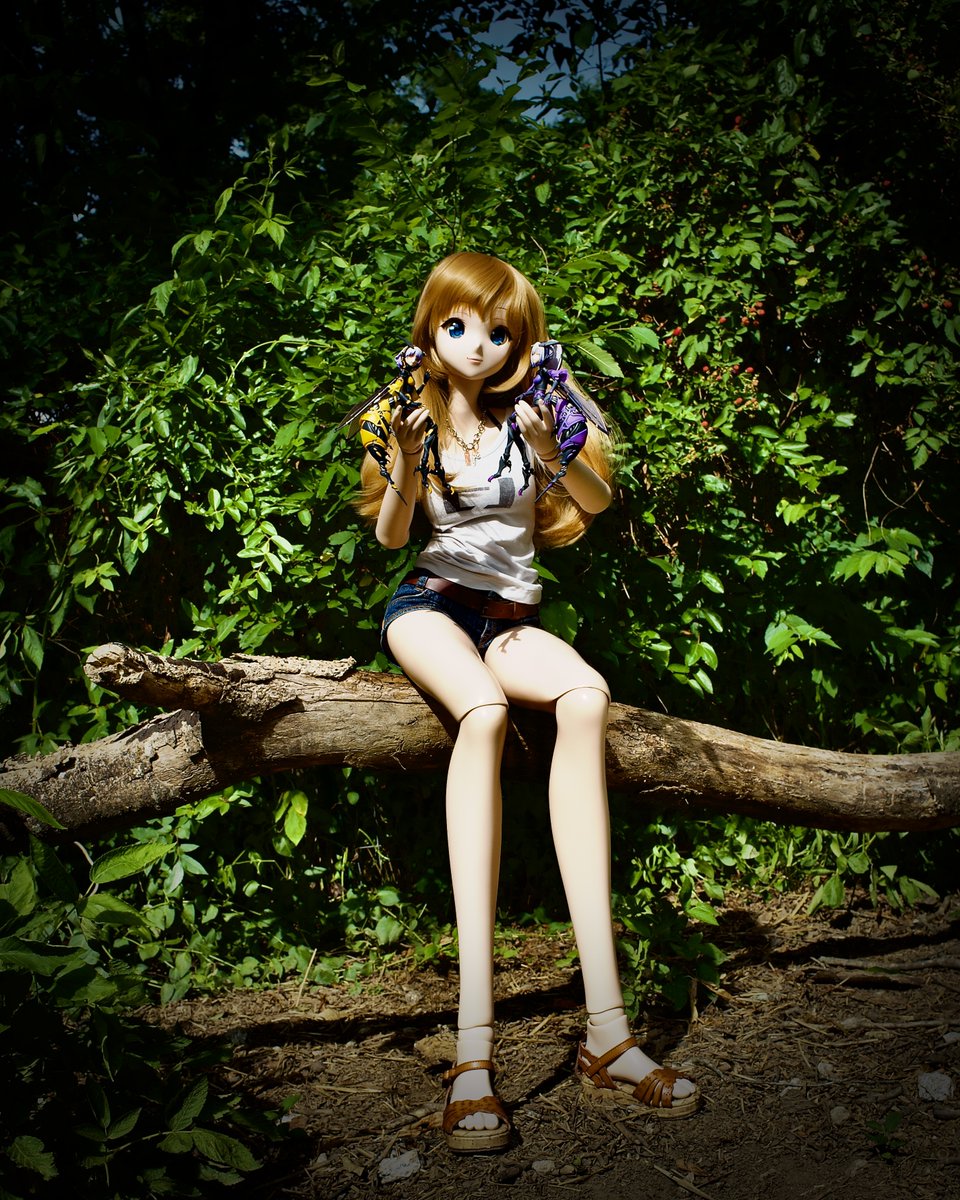 DresselMalachi's tweet photo. Mirai+, communing with her hornet friends, #BEE03W and #BEE04R, from Snailshell.
#smartdoll #smartdollplus https://t.co/72aFLVKXhH