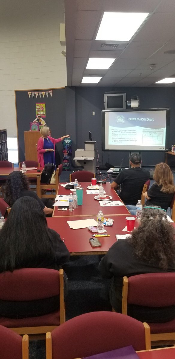 Thank you Dr. Mercuri for an inspirational PD Training on The Essentials of Dual Language. My founding team of DL Teachers are enthusiastic about launching our new school of innovation, the Roosevelt Dual Language Academy. ¡Ser bilingüe es un Encanto! @DrH_OnTheEdge @EISDofSA