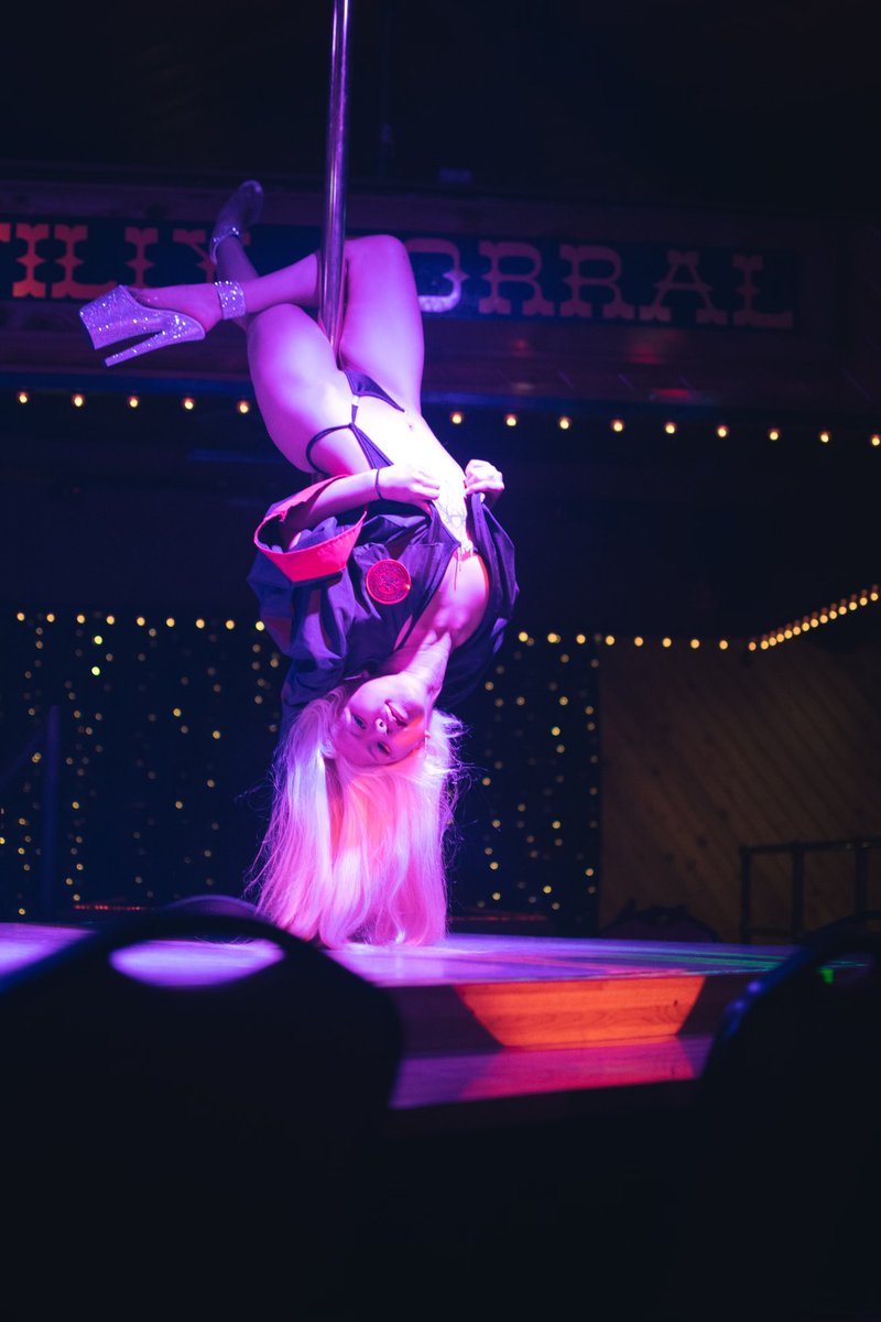 jadednature's tweet image. grad pics on campus &lt; grad pics at the strip club