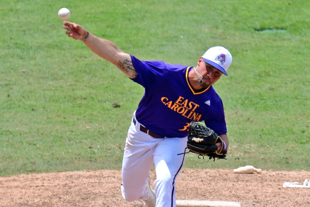 Garrett Saylor is doing serious work out of the <a href="/ECUBaseball/">ECU Baseball</a> bullpen: he's allowed just 1 baserunner through 3 scoreless innings, fanning 4. Really locating with his low-90s fastball with good life, mixing in his slider effectively. So many reliable veteran pieces on this staff.