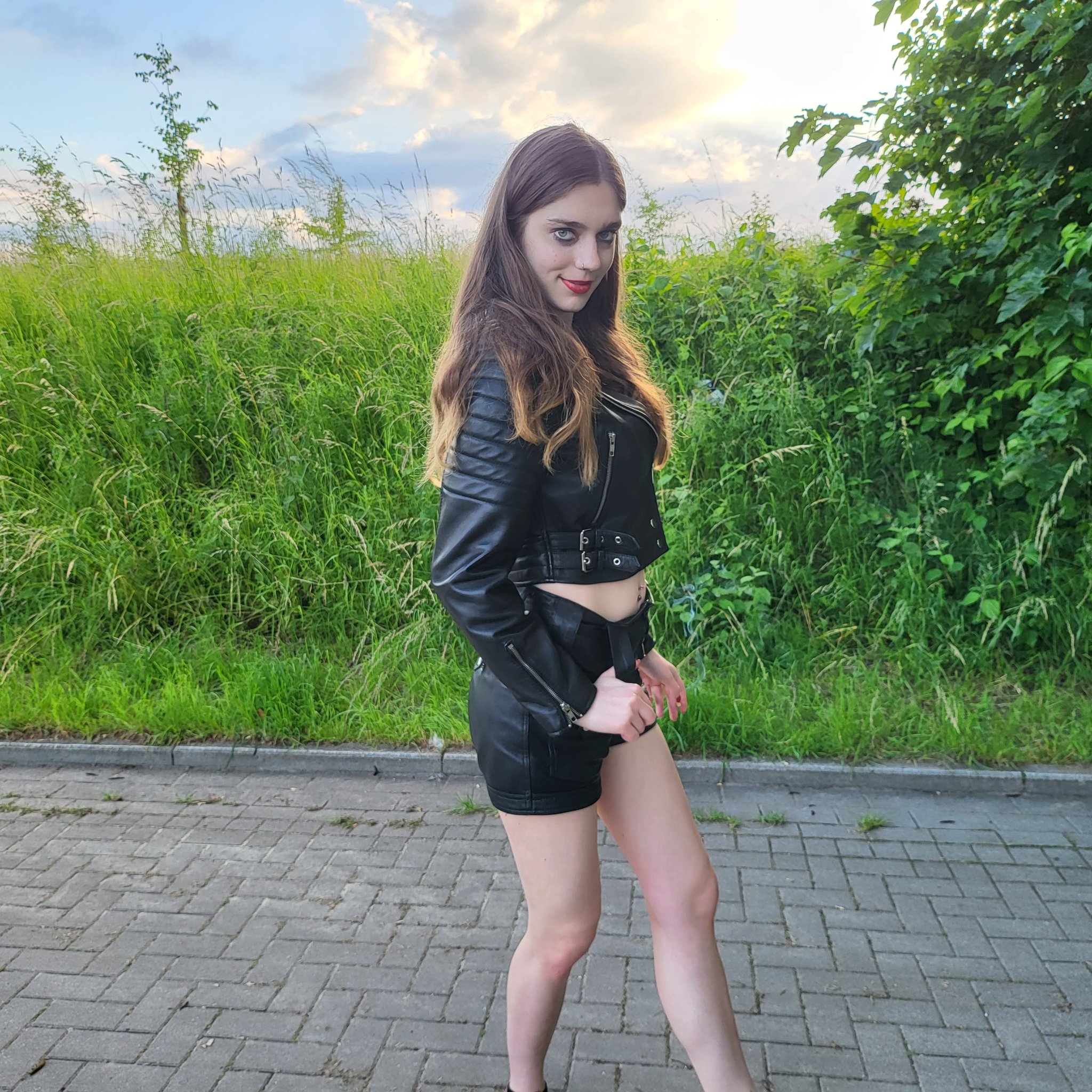 Zara Bizarr on Twitter "Grad erstmal geil im Freien geblasen 😊 schon