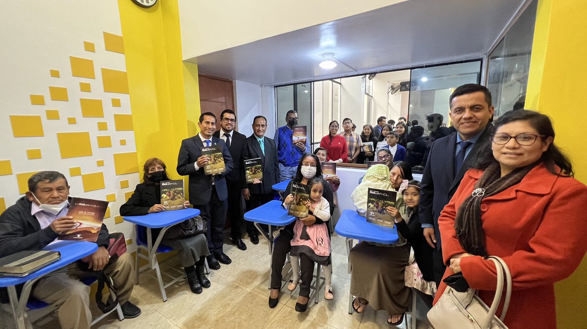 DanielGuimac's tweet photo. Hoy Inauguramos un nuevo “Espacio NT” en la iglesia “Los Ángeles” -DM Santa Luzmila de @AdventistaMiCOP 
A fin de preparar a más estudiantes de la Biblia para el encuentro con Jesús @presidenciadsa @BogerJr 
@NuevoTiempoPeru 
@jaredbarenechea @rembertosarzuri @EscBiblicaNT https://t.co/e1Y4iLXA0Y