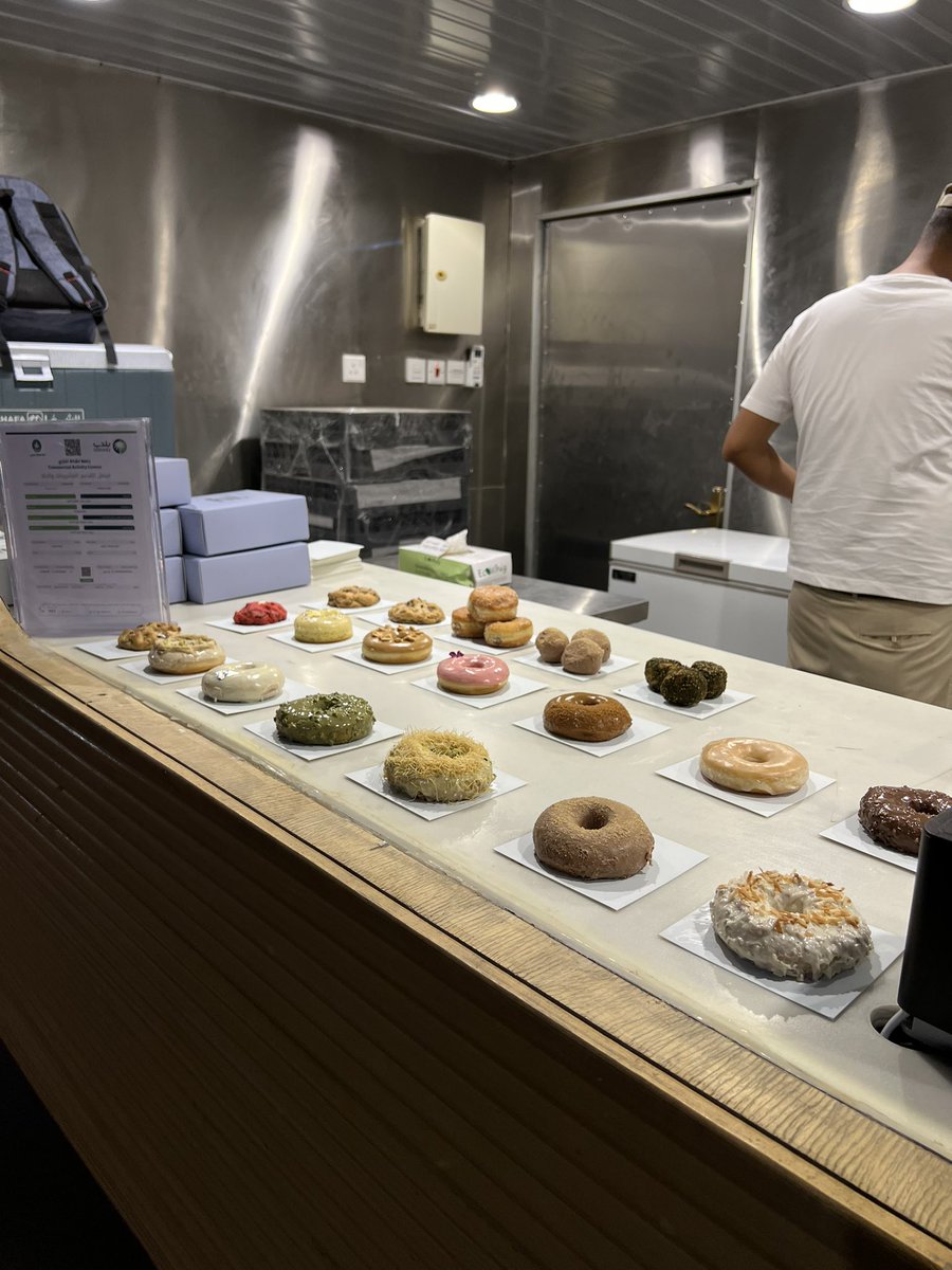 exclusiveriyad's tweet photo. جديد هاي كافيه صيفكم معهم غير دونات الايسكريم لذذذذذيذذذه 🤤🏖🏖 https://t.co/BJHfWq9DtB
