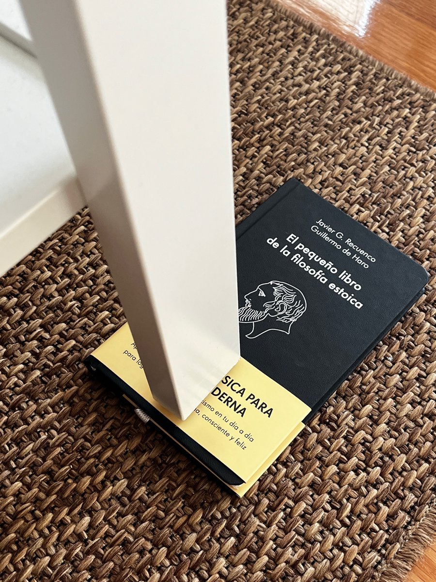 Mulder01198676's tweet photo. El libro... de momento cumple expectativas. 
Se nota que hay un gran trabajo de base... los argumentos son firmes y la carga temática está bien nivelada.
Creo que me apoyaré muchas veces en su contenido.
@Recuenco @HeavyMental_es https://t.co/3bf7Z9guE5