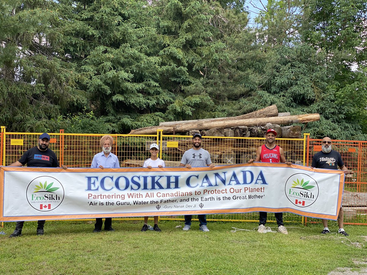 EcosikhC's tweet photo. 500 trees planted by @EcosikhC in @CityofPickering in the Brocklands area.  Part of a @TRCA_HQ restoration initiative to plant 8000 in the area by end of year. https://t.co/KrCw6oVdeJ