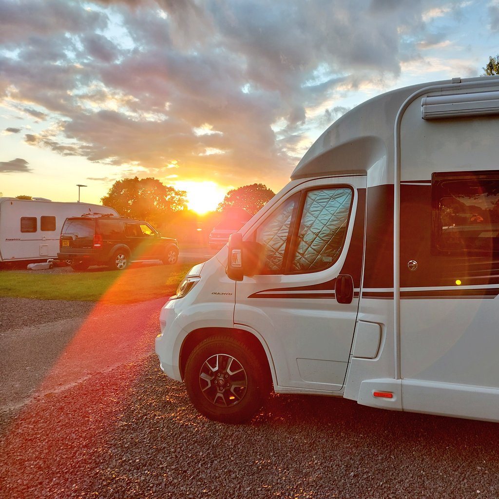 ianrmayer's tweet photo. Celebrating 6 months of #vanlife π with four of my favourite @swiftgroup #evening #photos π·
#outdoorliving #SwiftEscape #WorkLifeBalance https://t.co/EqG04QOYpy