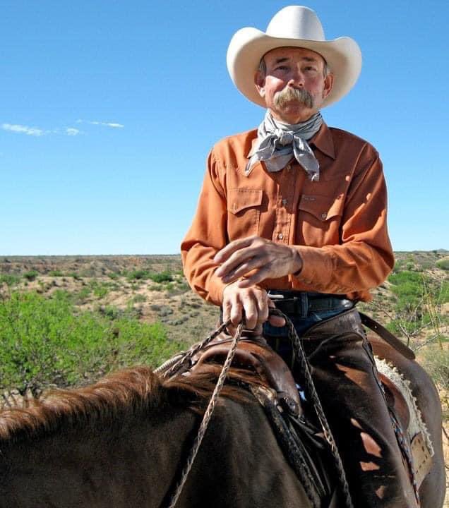 ClintonReports's tweet photo. There are names and icons in our business and then there was Baxter Black. His impact, wit and wisdom will be missed. @AgDayTV https://t.co/WAVnLyvRXl