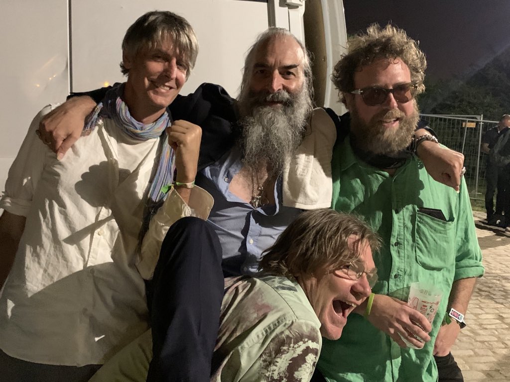 dronecoma's tweet image. fave new band 🙌🏼