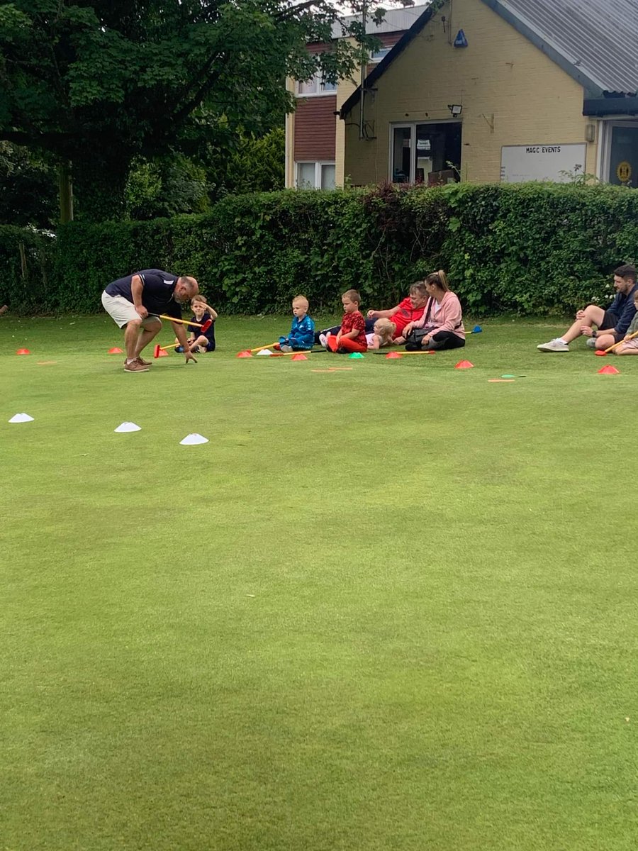 Great to see new and old faces at the Juniors open day today. Hope everyone had a fantastic time see you all soon. Thank you to <a href="/kevinpga/">kevin davies</a> and the amazing <a href="/strikergolfshow/">Paul Barrington Golf Trick Show</a> for a great day #future #golf <a href="/walesgolf/">Wales Golf Holidays</a> ⛳️🏴󠁧󠁢󠁷󠁬󠁳󠁿