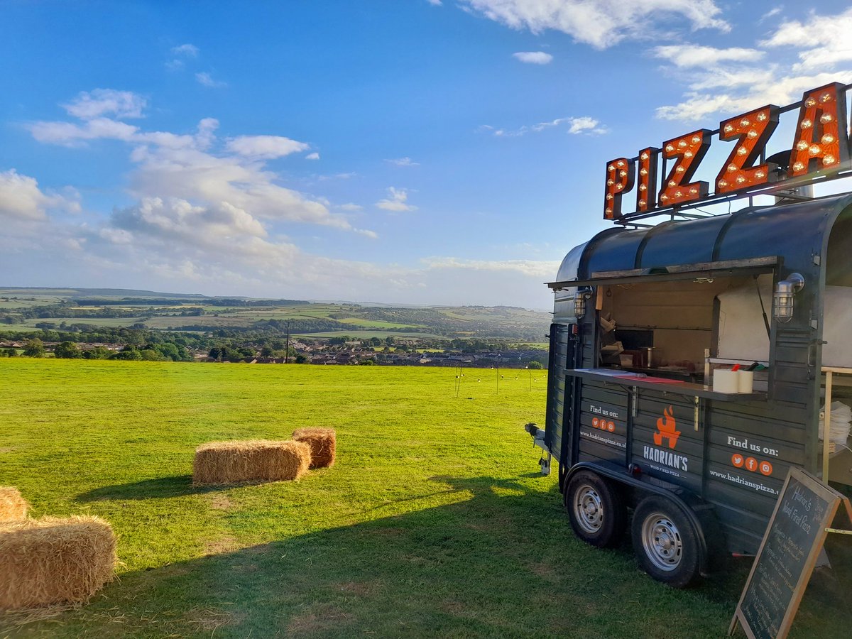 hadrianspizza's tweet photo. Beautiful night and views for miles @ncf_events 😍 Happy Wedding Day Emily and Liam! 🍾🍕 https://t.co/99NOUNDTai