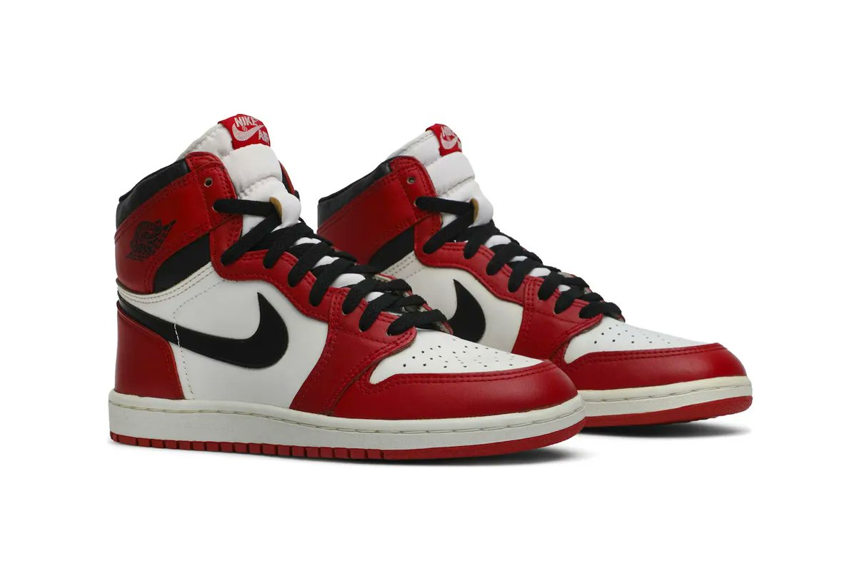 HelloTryTradeUp's tweet photo. Not to much needs to be said about this later in the year release other than GOOD LUCK, as we already know this Air Jordan 1 High OG "Chicago Reimagined" will be a popular trading item in our community!
#TradeUP #TryTradeUp #TradewithTradeUp #Jordan #aj1chicago #Jordan1chicago https://t.co/7Mqtoe0sCh