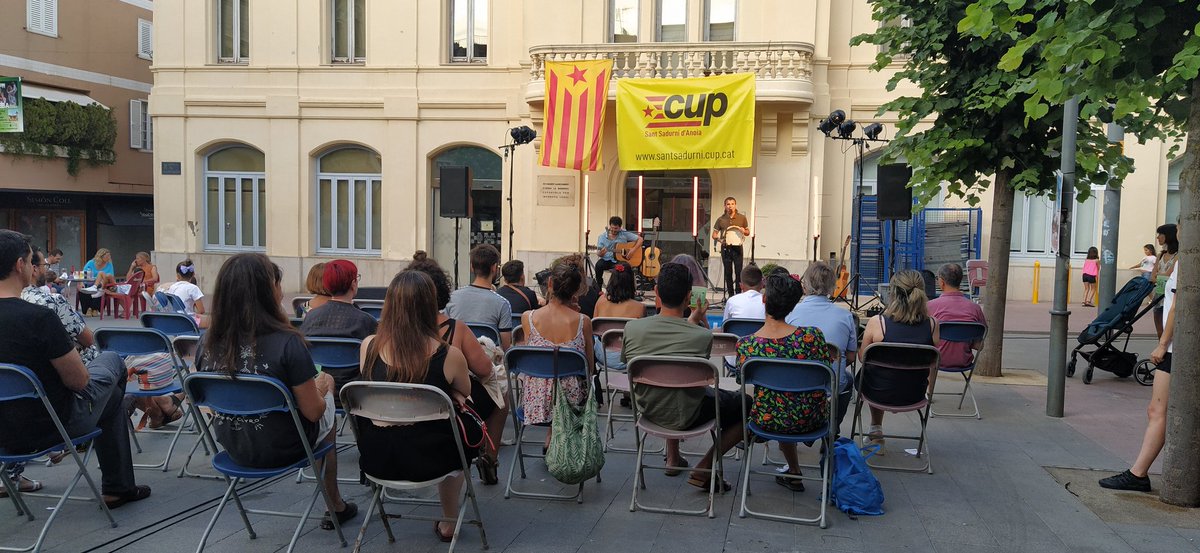 BornFromMisery's tweet photo. Avui celebrant i compartint espais pels 10 anys de la @CUPStSadurni . Per molts anys més de lluita i compromís. Ni un sol pas enrere! #ConstruïmUnitatPopular #LluitarCrearPoderPopular #CUPSantSadurní @ceskfreixas https://t.co/9vTRdLOt0R