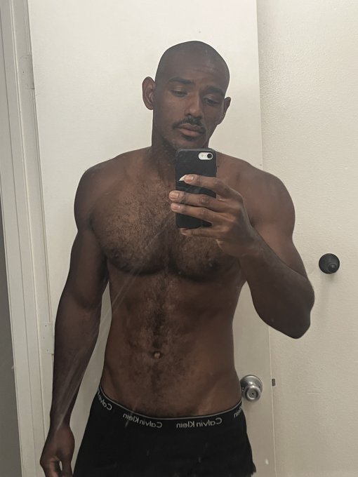 I saw Top Gun. The stache is the move until further notice 🤷🏾&zwj;♂️ https://t.co/UhUV0d7N17