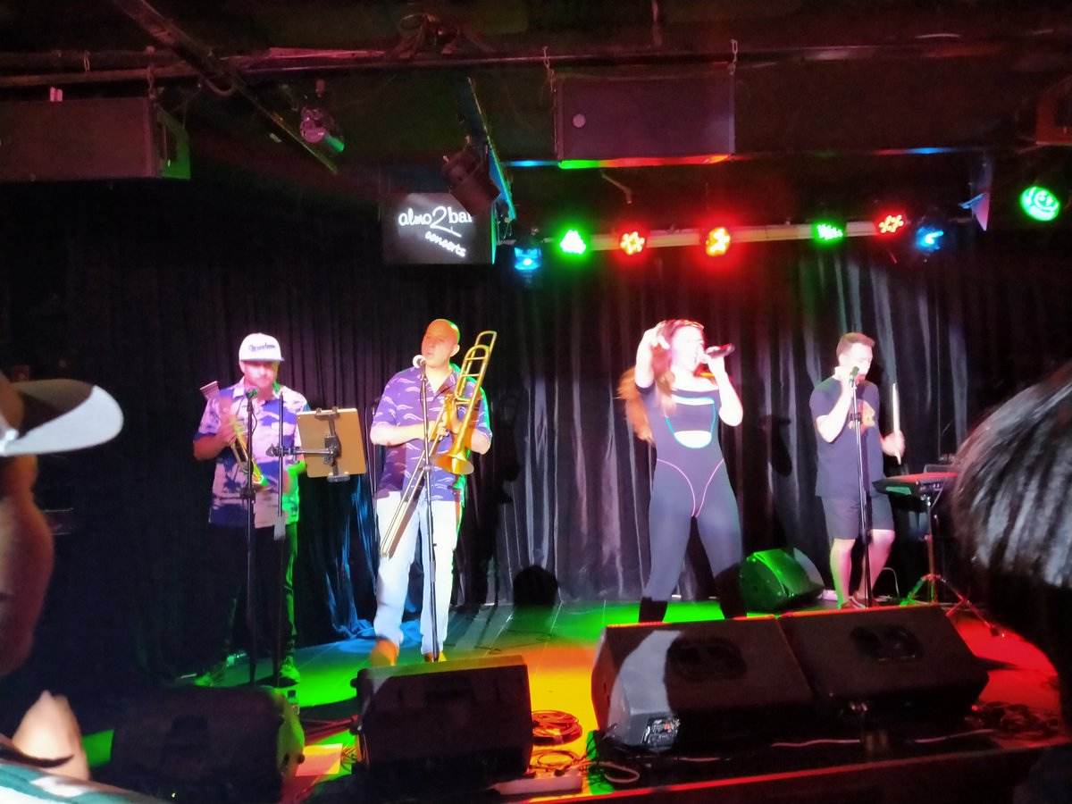 Enorme concierto de AIALA &amp; ELTORNADO...Play That Good Music !!! 
<a href="/JaraAiala/">Aiala</a> #Eltornado <a href="/Kasba_Music/">Kasba Music</a> <a href="/JoniD14700776/">Joni D.</a> 

#Ébanomusicbox #cocktaildeébano #soulfunkdefunk