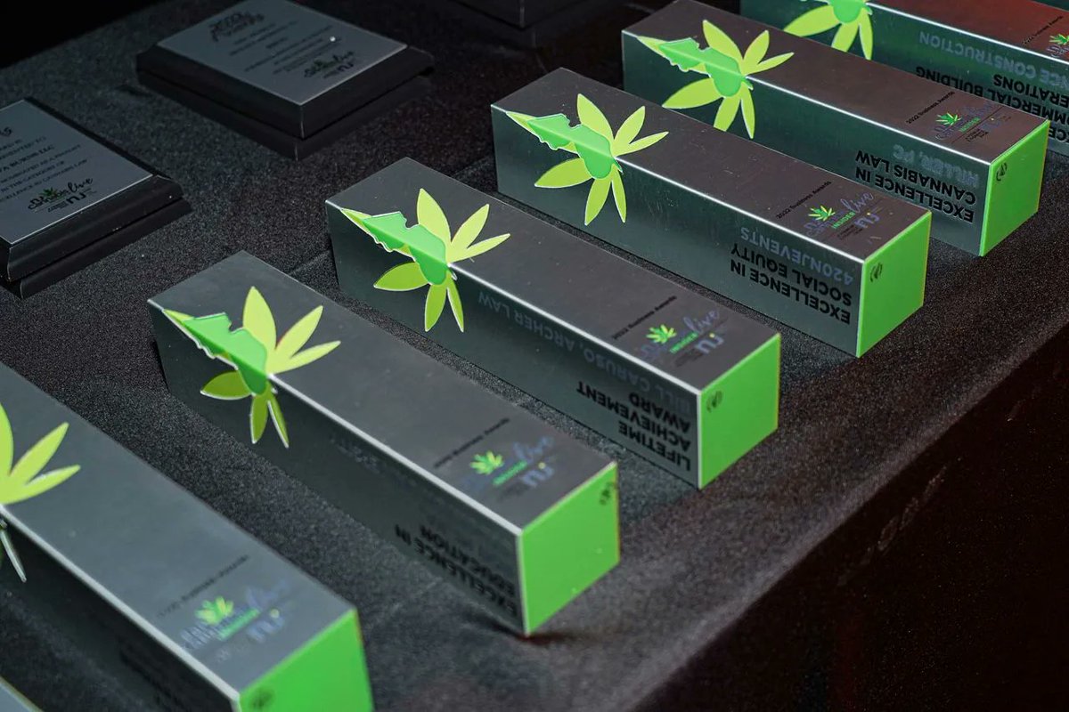 This week DFCR's @DavidNathanMD presented at the first ever NJ #cannabis industry award ceremony put on by NJ Cannabis Insider @InsiderCannabis . Congratulations to all the winners! Read more about them here: nj.com/marijuana/2022…