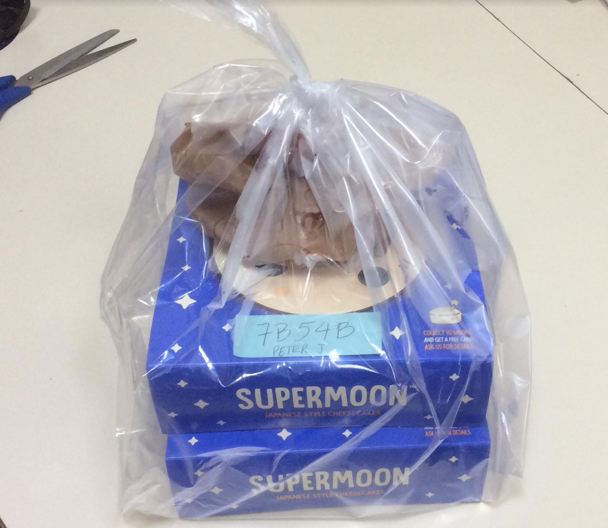Darrell_Samuels's tweet photo. Thankful to work with a terrific UK company, remotely from Canada who sends cheesecake to make Monday a little extra special #Happybirthdaytome #Mondayistheday #supermoon #UK #MMRG https://t.co/UDr0B8GueZ