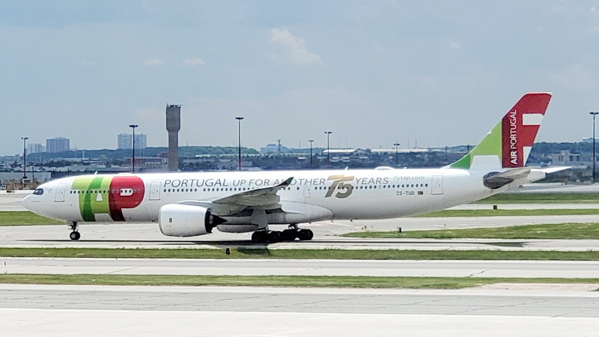 veryboeing's tweet photo. TAP air portugal #A330 -941 #CSTUD 'up for another 75 years' livery CYYZ https://t.co/LcsvBlURGQ