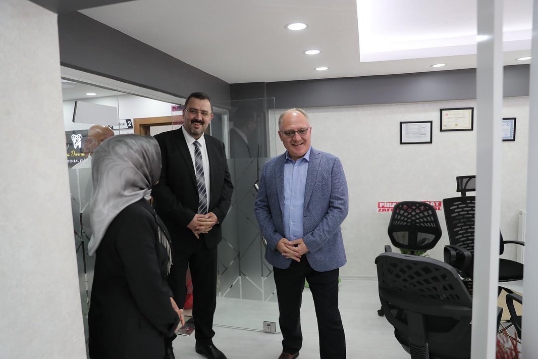 ince_serdar's tweet photo. Sivas ta katma değer katan iş insanlarımızdan Ramazan Dama beyin kıymetli gelinleri Diş Hekimi Feyza Dama  Hanımefendinin muayenehanesinin açılışına katıldık.
Şehrimize hayırlı hizmetler vermeleri dileklerimle hayırlı olsun dileklerimi iletiyorum @devapartisi @alibabacan https://t.co/9YobWDD9UW