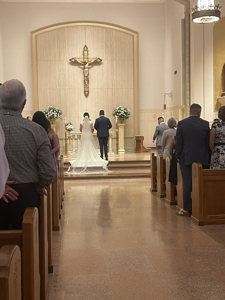 ginavergel7's tweet photo. Holy Trinity Catholic Church, Dallas. #placestopray https://t.co/tMW3XhwESv