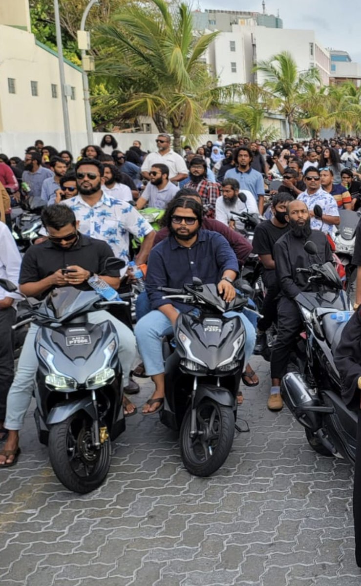 wadde_mv's tweet image. Maldivian youth stand against derogatory remarks by extreme BJP leaders.
#Stopinsulting_prophetMuhammadﷺ