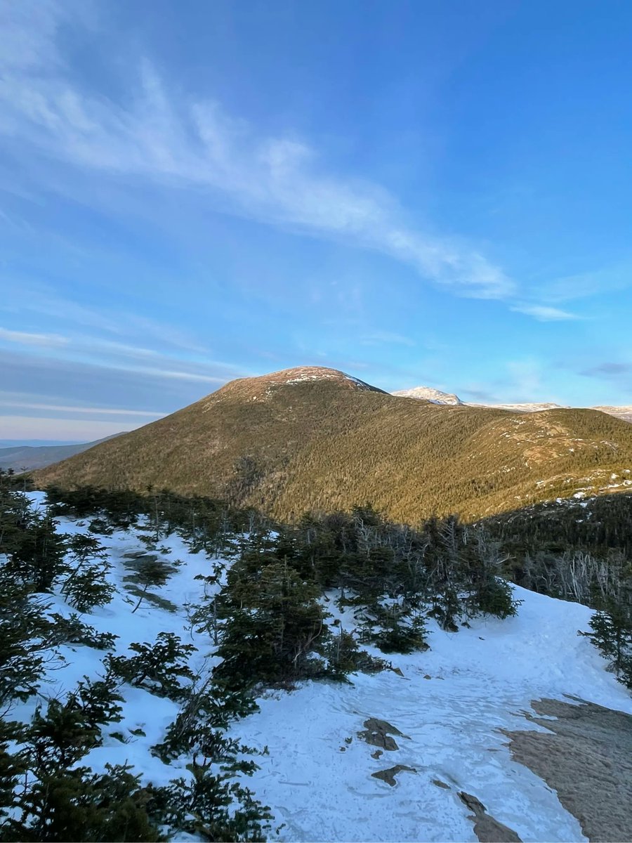 aspenfoxtracks's tweet photo. Mt Eisenhower and Mt Washington from Mt Pierce in the Presidential Range of #NewHampshire. 

#choosemountains #outdoors #optoutside #getoutside #hiking #nationalforest #PresidentialRange #WhiteMountains https://t.co/46maYzAjMb