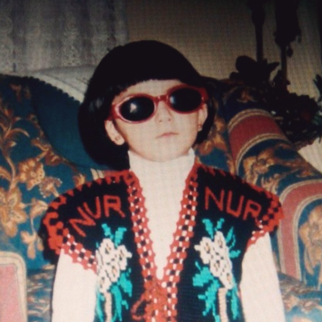 - Komutan Logar , bi cisim yaklaşıyor efendim .
                                      
                                       Erzincan (2003)