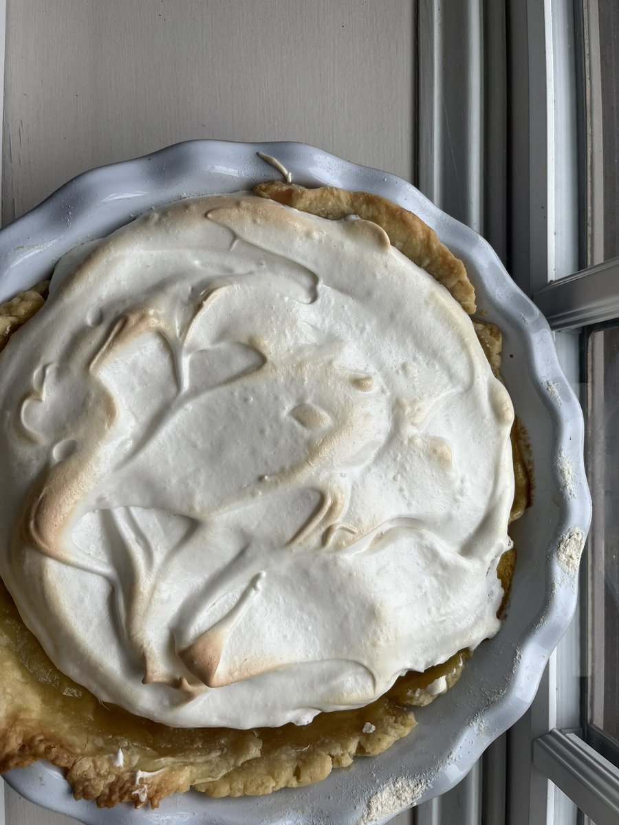 LanceLichtor's tweet photo. Lemon meringue pie: delicious https://t.co/CouXFrhc7N