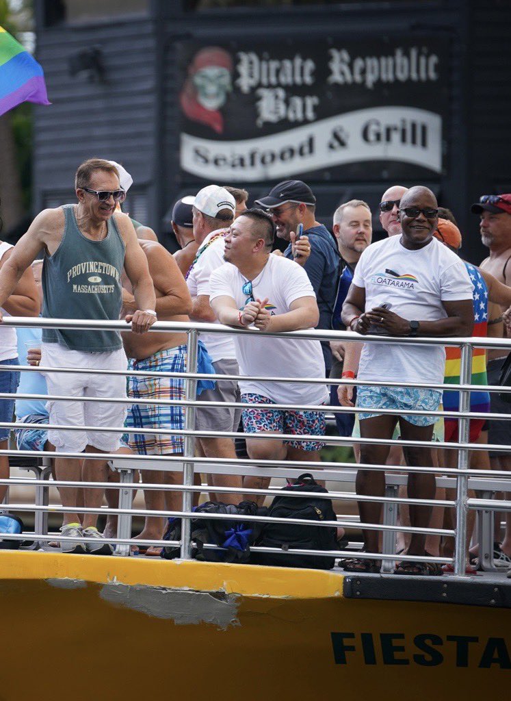 FTLCityNews's tweet photo. This afternoon, Mayor @DeanTrantalis participated in the @PrideFortLaud #FLoatarama Flotilla on the New River! This is just one of many events celebrating #LGBTQ+ Pride Month in #FortLauderdale! 🏳️‍🌈
#HappyPride #PrideFTL https://t.co/2gEyVbTMQi